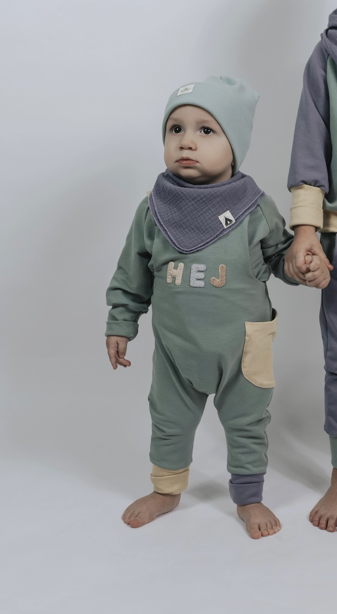 Die Kunterbunte Latzhose FRÜHLING Edition Die Kunterbunte Latzhose FRÜHLING Edition